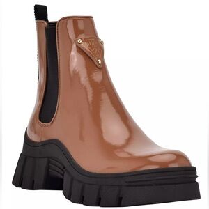 Hestia Lug Sole Chelsea Booties